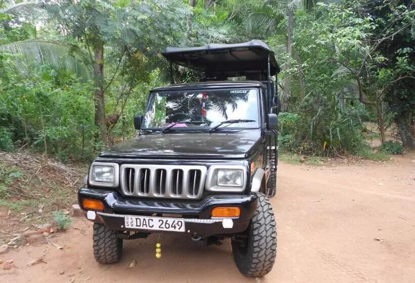 Majatalo Splendid Lake View Safari Lodge