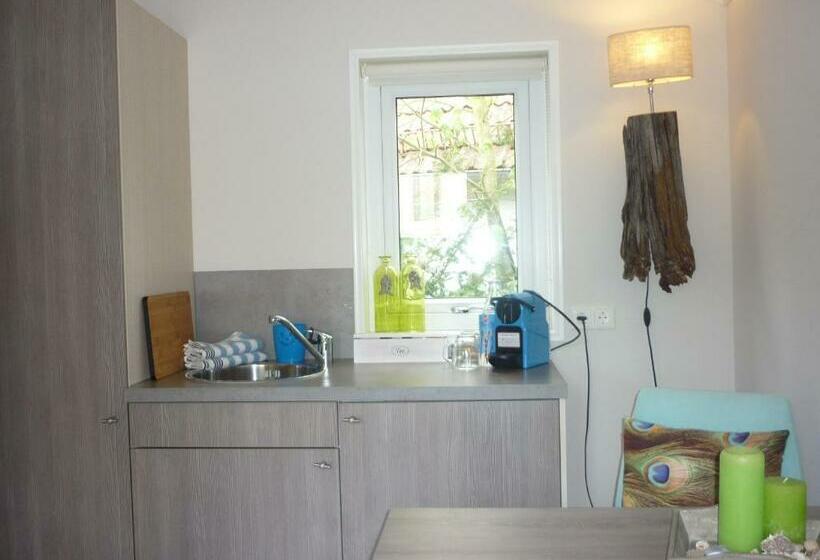 Zu Jeddelohs Bungalows & Apartments  Adult Friendly