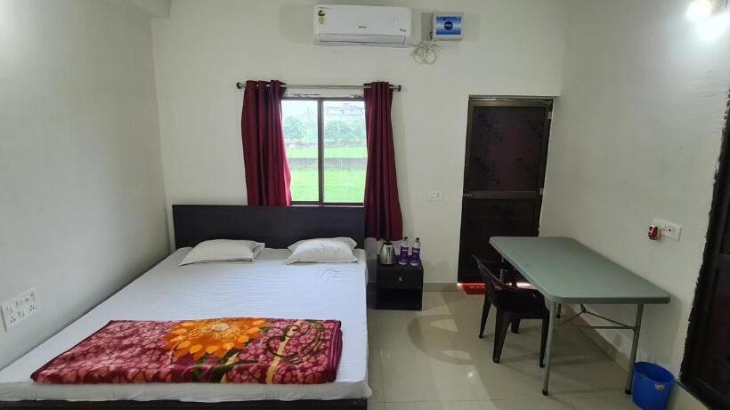 هاستل Gaurav Guest House