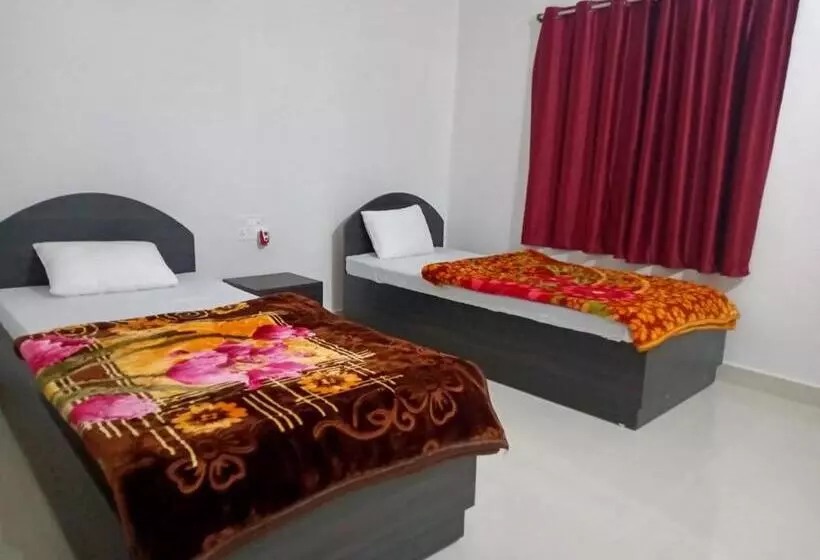 Retkeilymaja Gaurav Guest House
