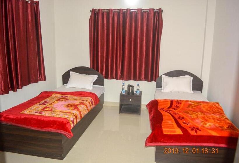 هاستل Gaurav Guest House