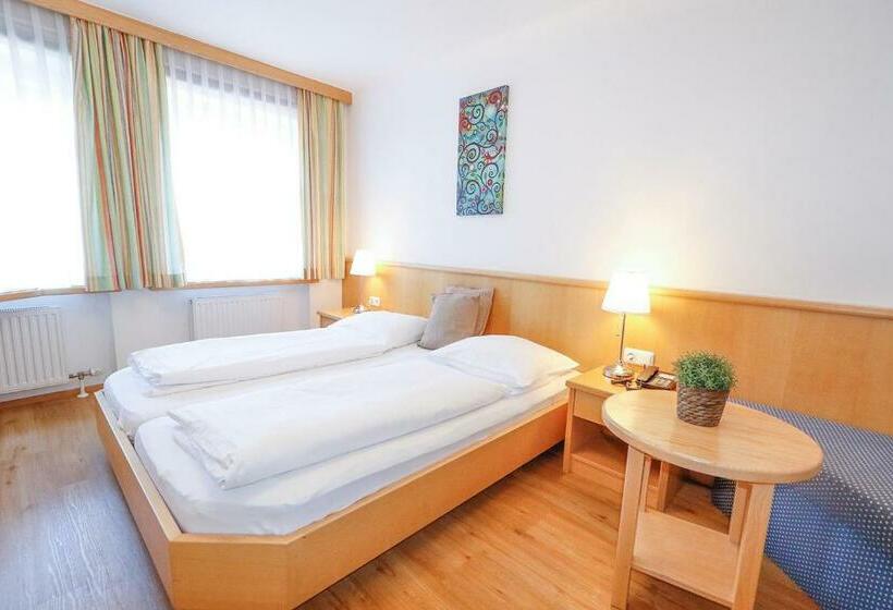 צימר Pension Café Maier