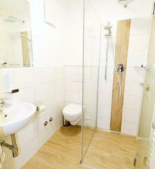 ベッドアンドブレックファースト Pension Café Maier