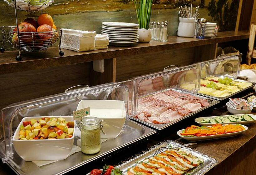 צימר Pension Café Maier