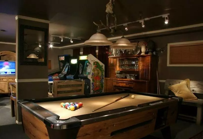 Getaways At The Lodge At Kingsbury Crossing