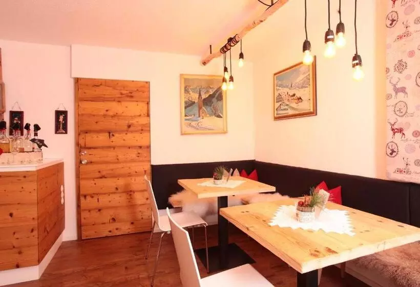 Hotelli Landhaus Bromm