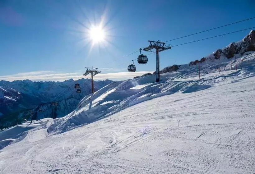 Hotelli Landhaus Bromm