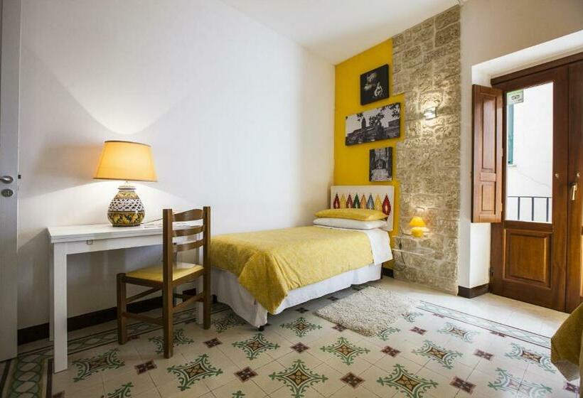 פנסיון Antico Borgo