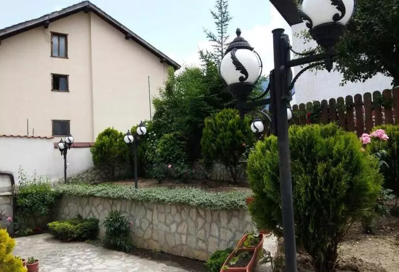 پانسیون Guest House Ela