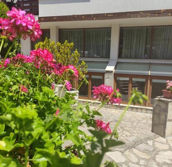 پانسیون Guest House Ela