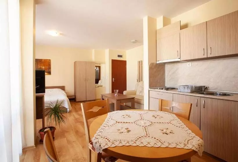 پانسیون Guest House Ela