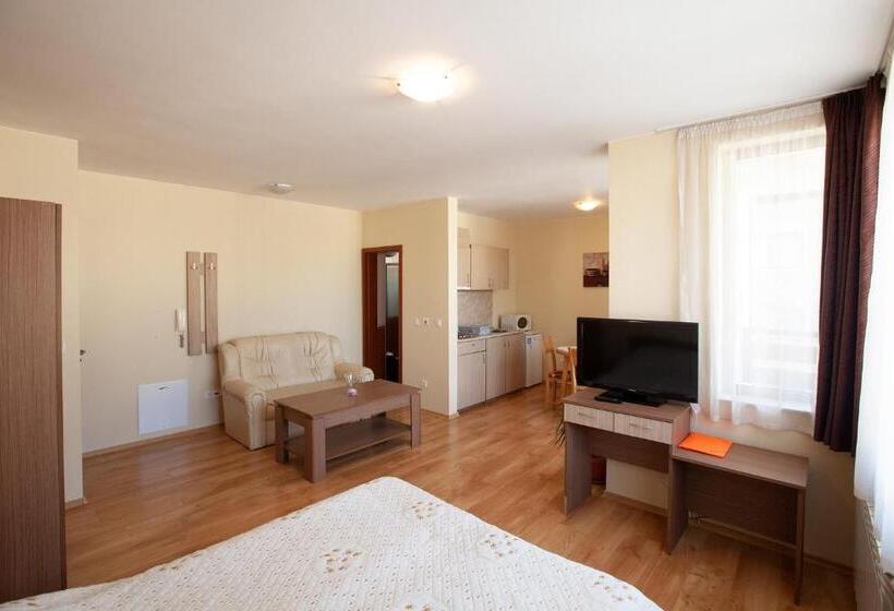 پانسیون Guest House Ela