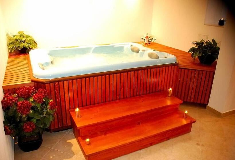 پانسیون Guest House Ela