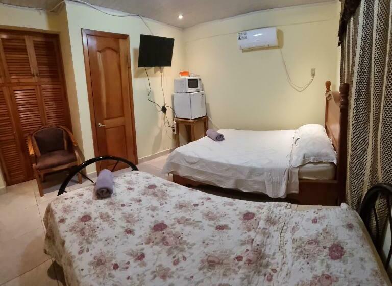 پانسیون Hostal Bocas Tropical Paradise