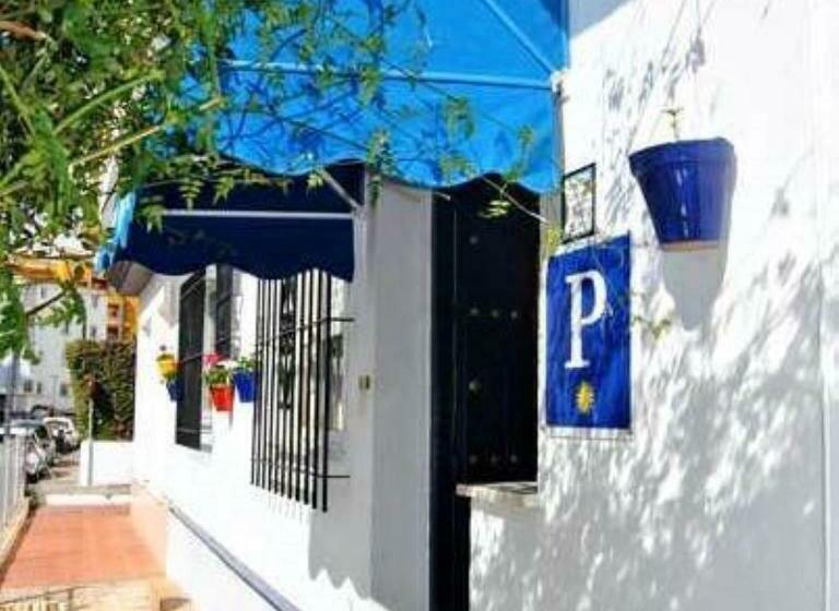 پانسیون Hostal Puerto De Santa Maria