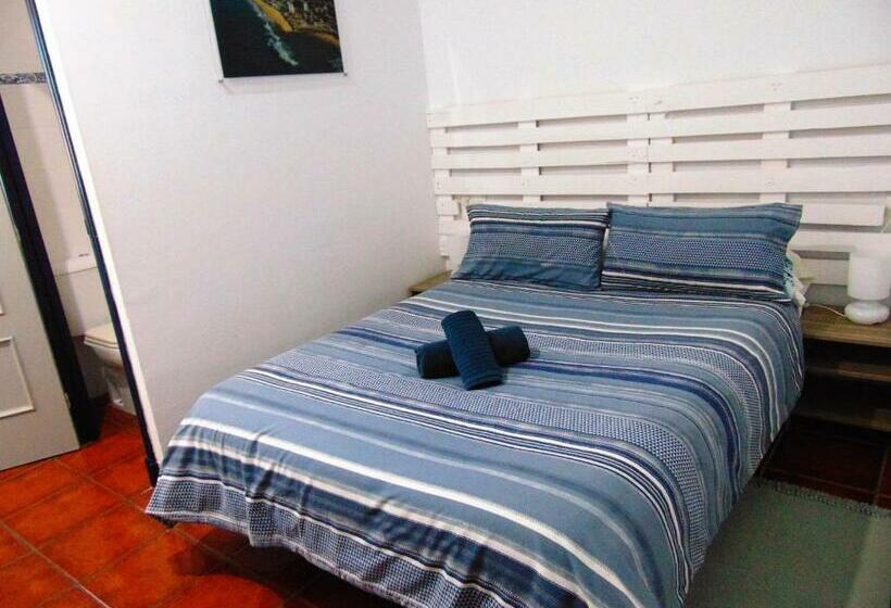 پانسیون Hostal Puerto De Santa Maria