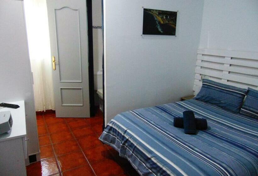 پانسیون Hostal Puerto De Santa Maria