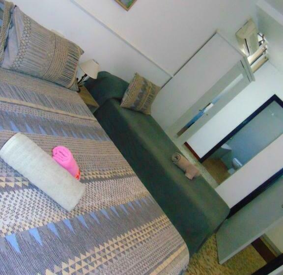 پانسیون Hostal Puerto De Santa Maria