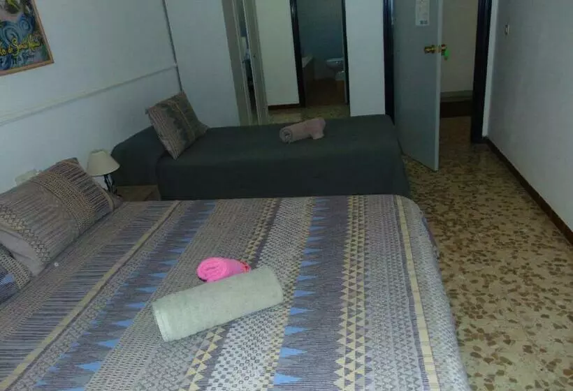 پانسیون Hostal Puerto De Santa Maria