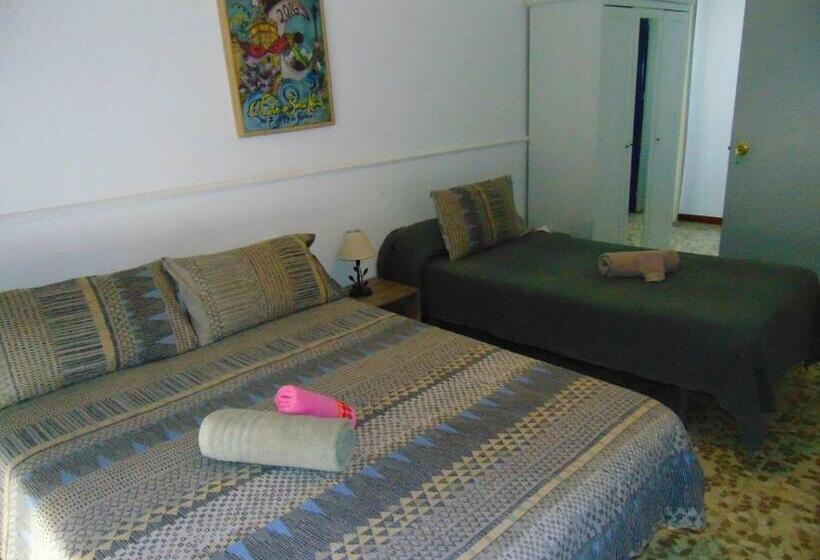 پانسیون Hostal Puerto De Santa Maria