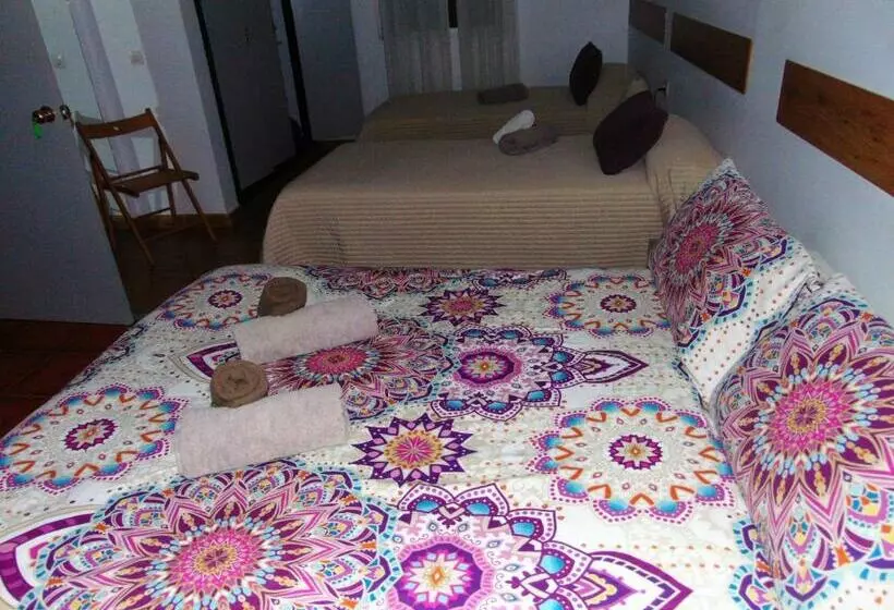 پانسیون Hostal Puerto De Santa Maria