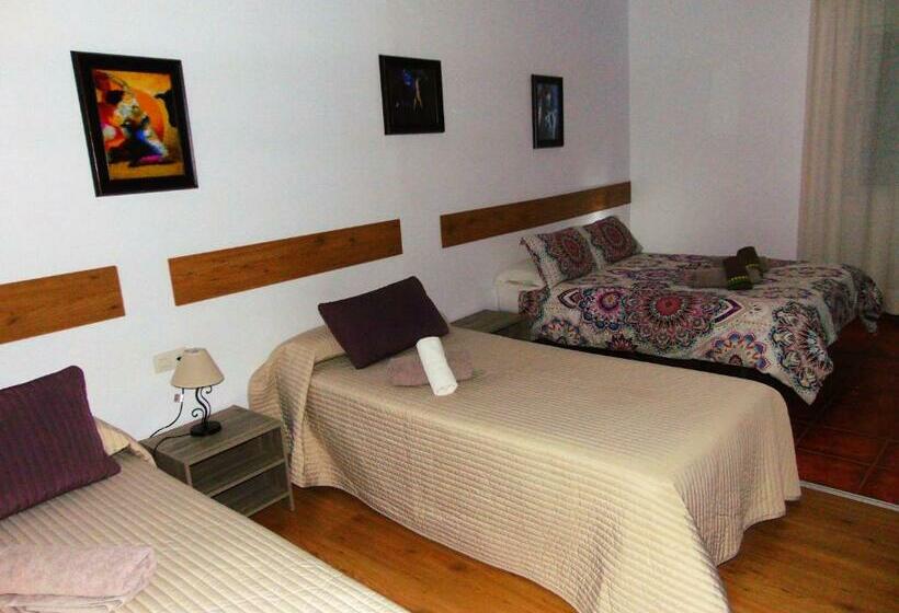 پانسیون Hostal Puerto De Santa Maria