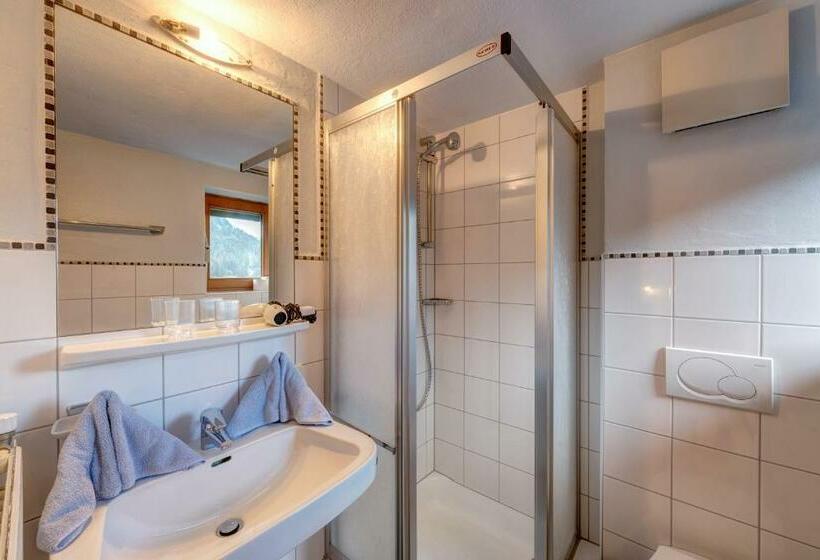 ペンション Jennys Huamatl