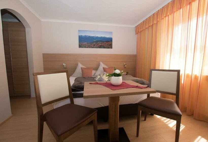 ペンション Jennys Huamatl