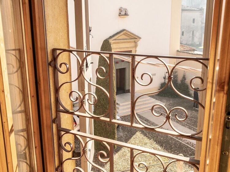 Пансион Le Finestre Su Borghetto