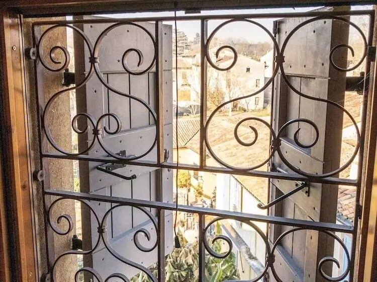 Majatalo Le Finestre Su Borghetto