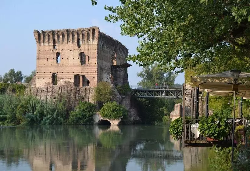Majatalo Le Finestre Su Borghetto