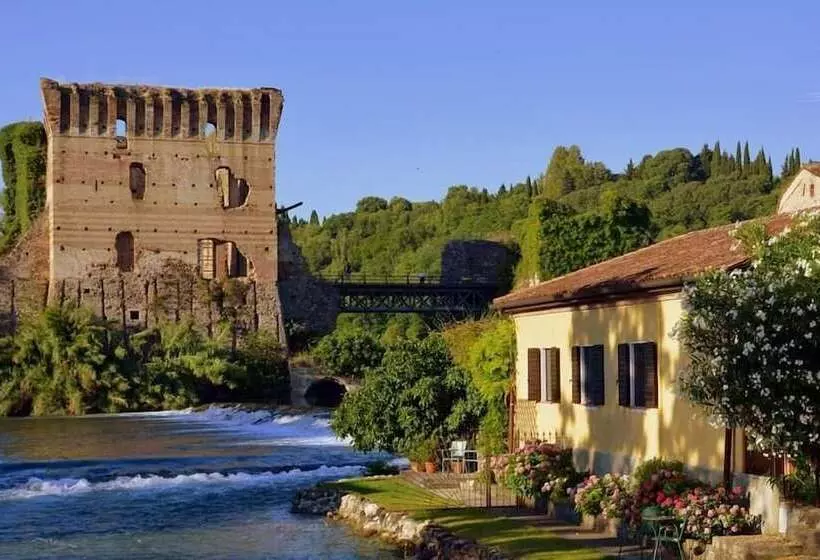 Majatalo Le Finestre Su Borghetto