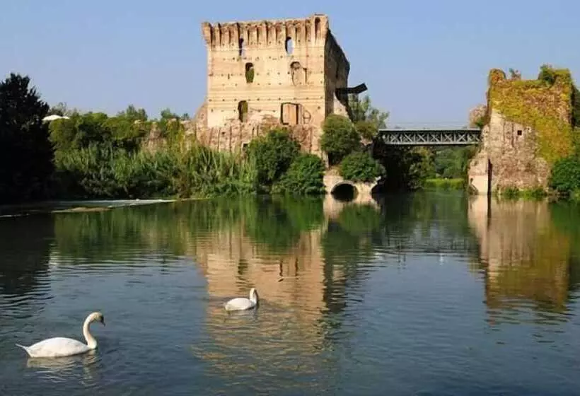 Majatalo Le Finestre Su Borghetto