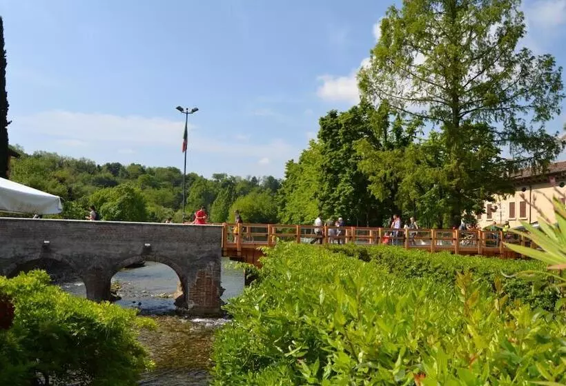 Majatalo Le Finestre Su Borghetto