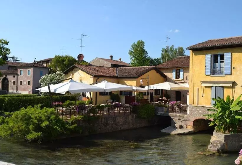 Majatalo Le Finestre Su Borghetto
