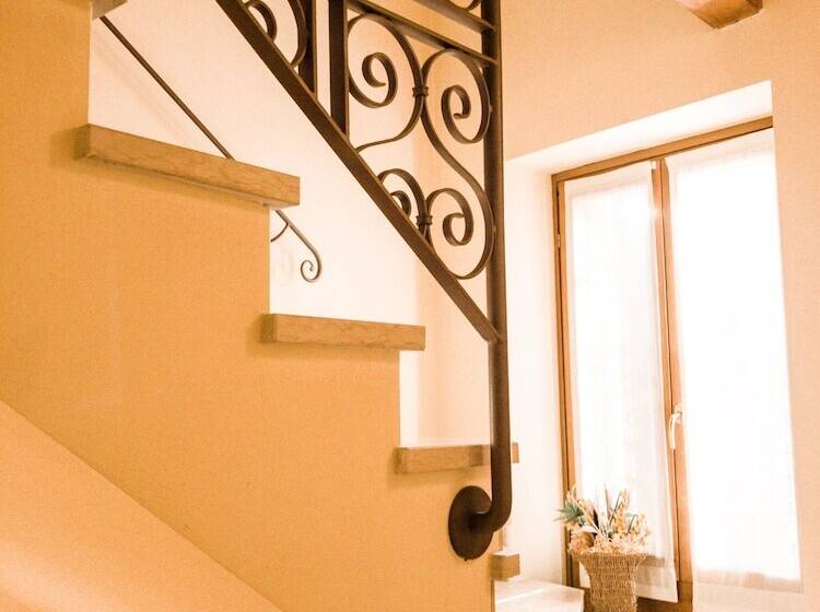 Пансион Le Finestre Su Borghetto