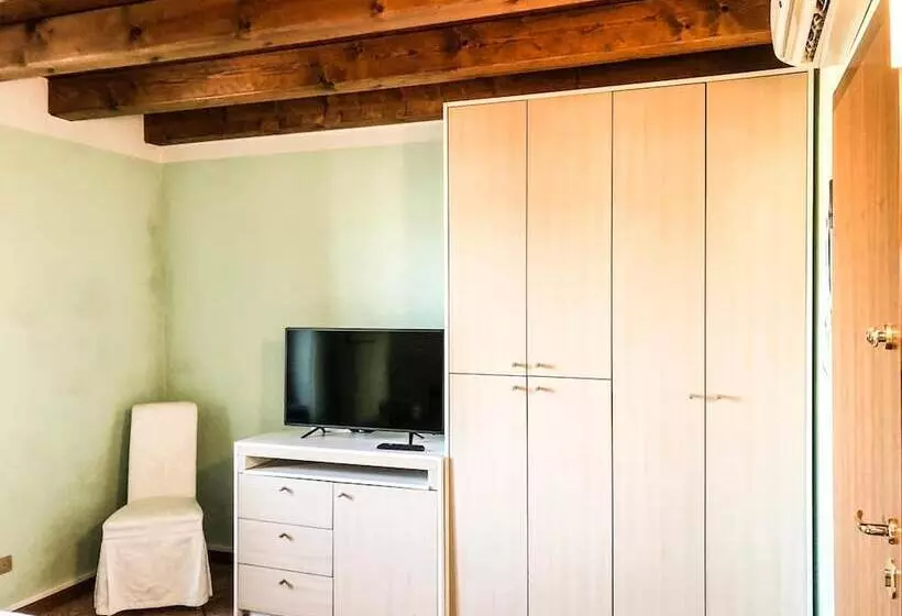 Majatalo Le Finestre Su Borghetto