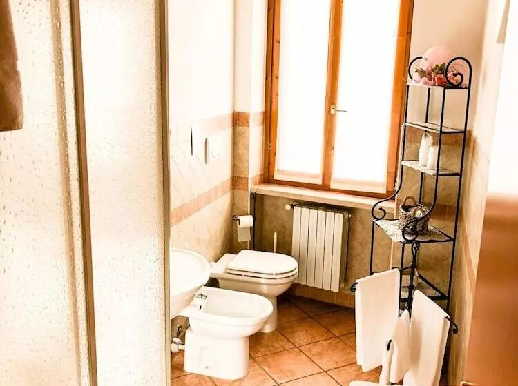 Majatalo Le Finestre Su Borghetto