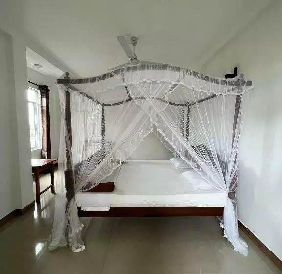 ペンション Minara Guest House