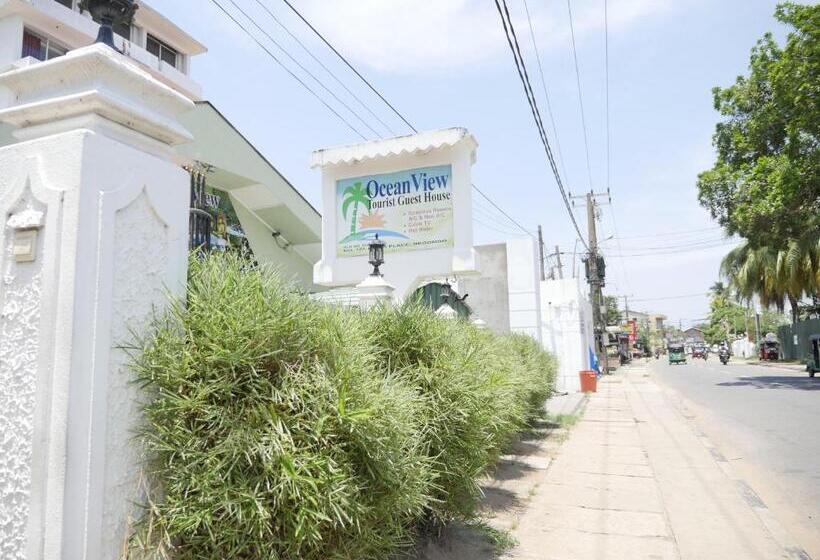 פנסיון Ocean View Tourist Guest House At Negombo Beach