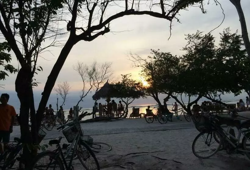 Majatalo Pantai Karang
