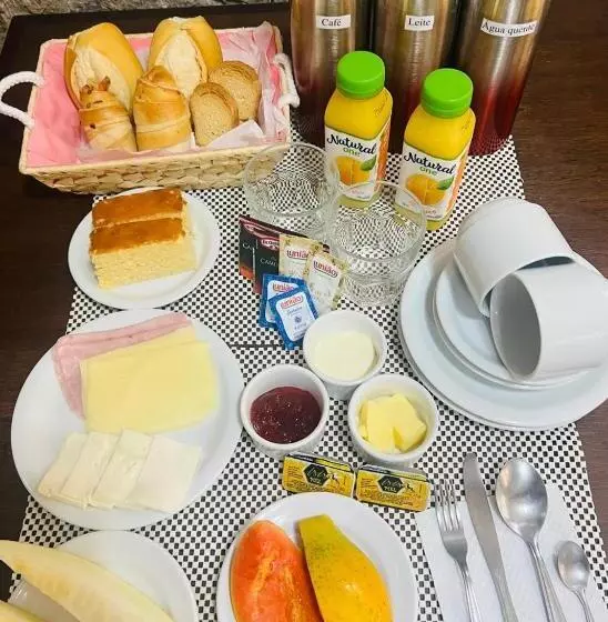 ペンション Pousada Villa Nina