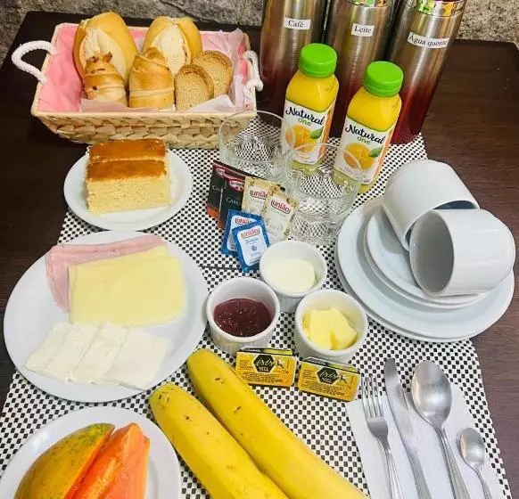 ペンション Pousada Villa Nina