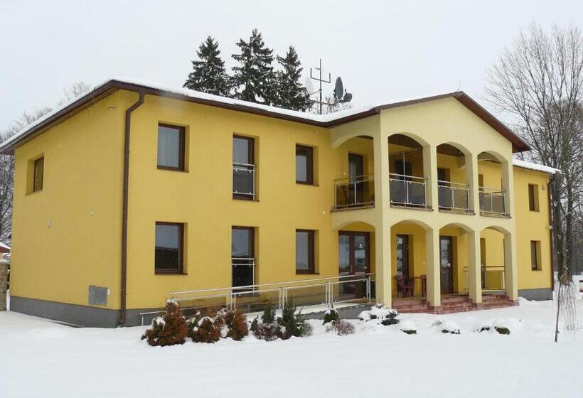 بنسيون Wellness Villa Liptov