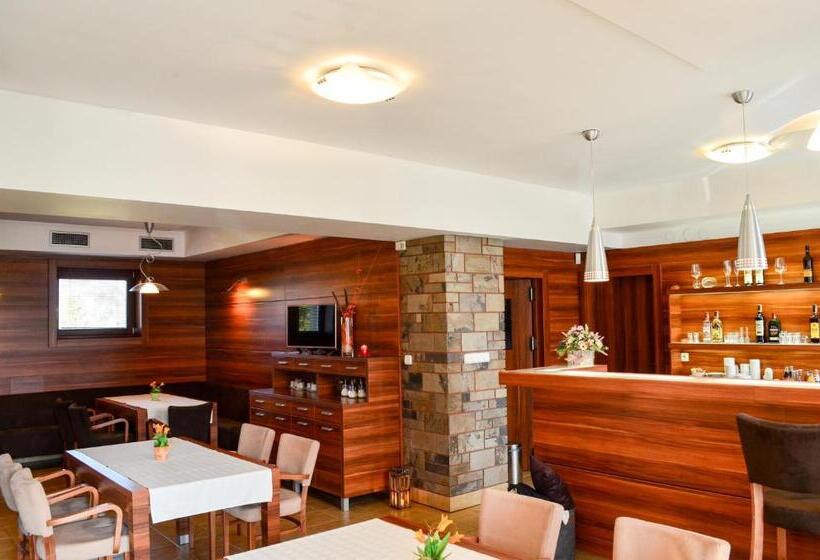 بنسيون Wellness Villa Liptov