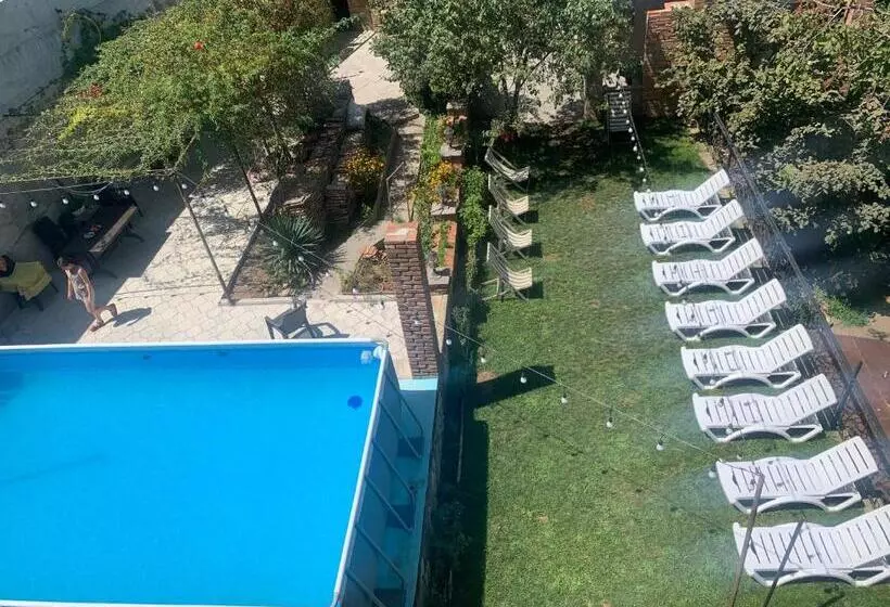 پانسیون Zandarashvili Guest House