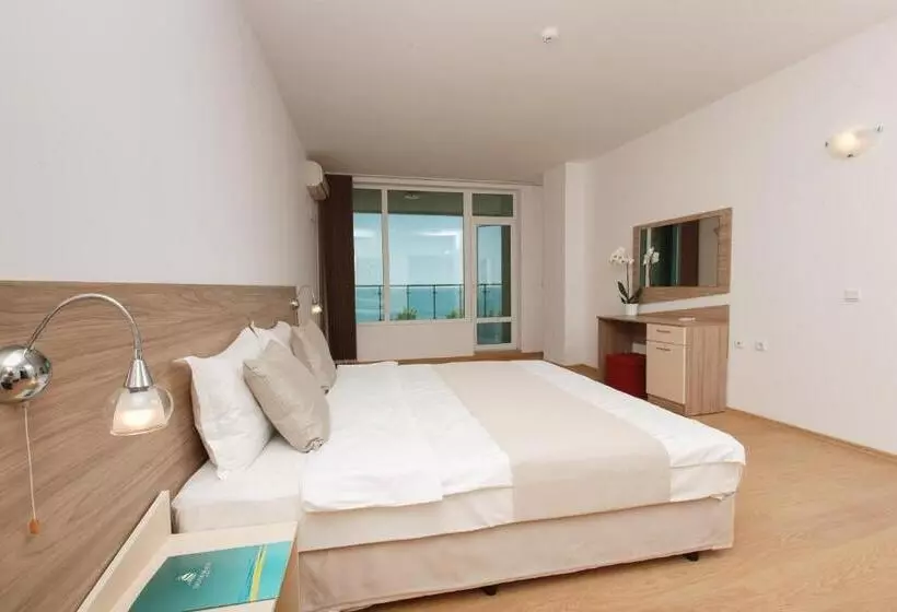 Silver Beach Apart Complex