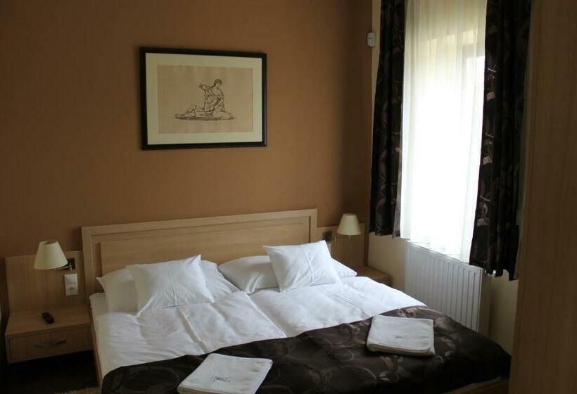 Tiffán's Pincészet és Panzió