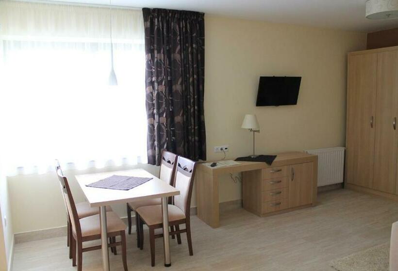 Tiffán's Pincészet és Panzió