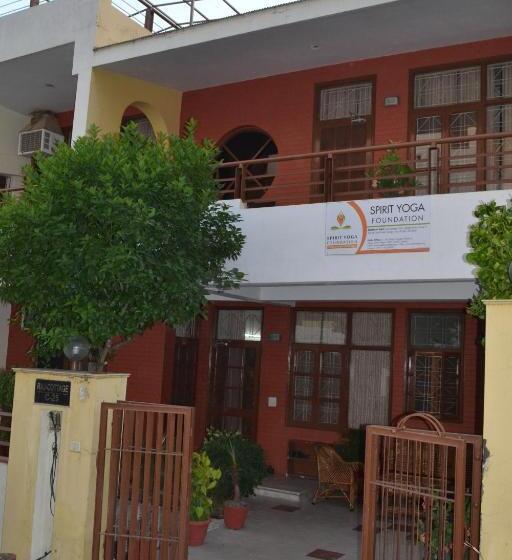 Bed and Breakfast Raj Cottage Ganga Vatika